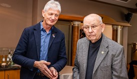 Präsident Hans Sperber verleiht den PHF mit 2 Saphiren an Hans Rudolf Soffner